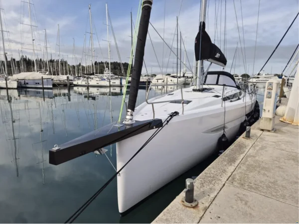 Elan E6 da LM Yachting em Biograd na moru