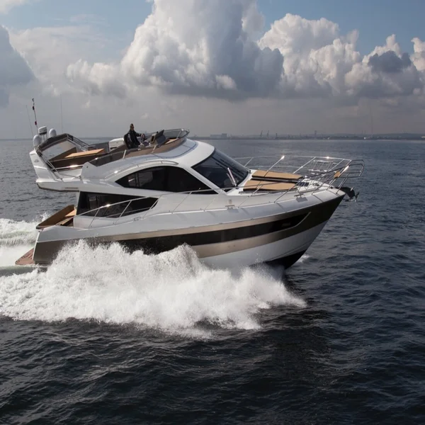 Galeon 550 Fly yritykseltä Adriatic Boat Charter Šibenikissä