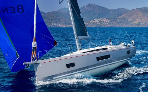 Oceanis 46.1 par Dream Yacht Charter à Pouzzoles