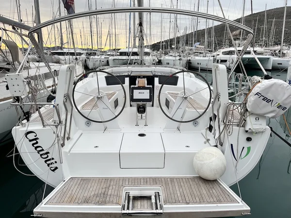 Hanse 388 yritykseltä FreeWave Seget Donjissa