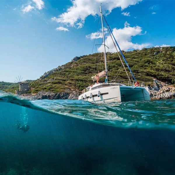 Bali 4.1 da MJ Charter em Volos