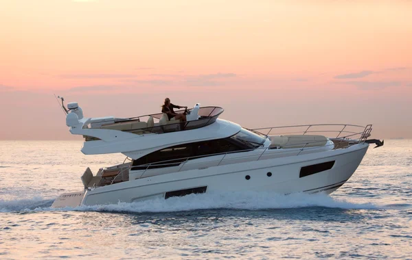 Bavaria Virtess 420 par Adria Yachts à Trogir