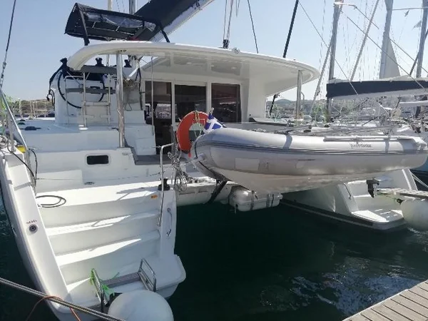 Lagoon 400 from HDM Sailing in Lavrion