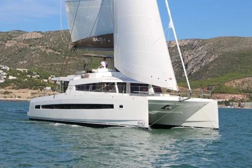 Bali 5.4 par Dream Yacht Charter à Pouzzoles