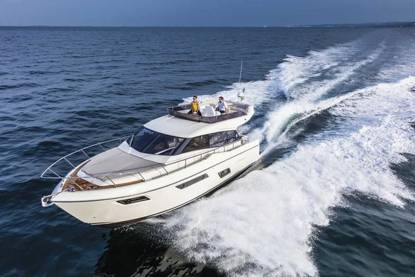 Ferretti 450 von Heads Yachting in Podstrana