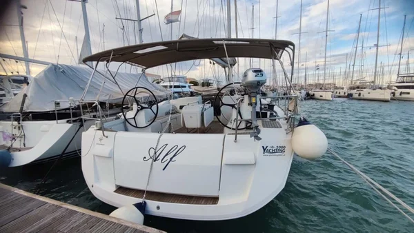 Sun Odyssey 519 av Nautic Alliance i Lefkada