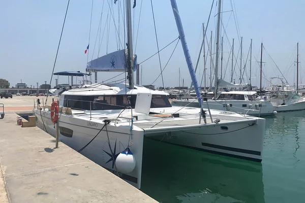Fountaine Pajot Saba 50 par Navigare Yachting à Athènes