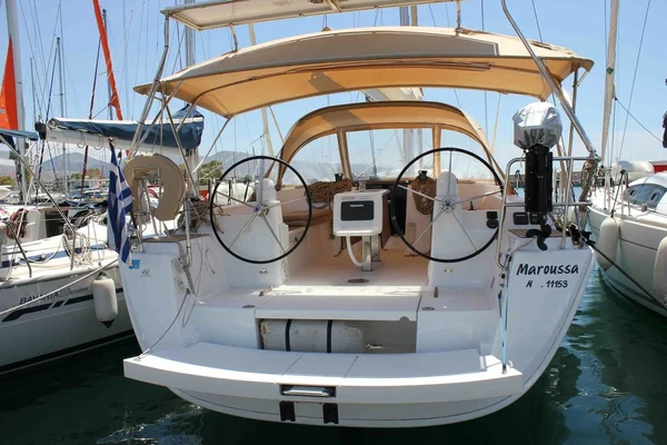 Dufour 450 Grand Large da Paralos Yachts em Atenas