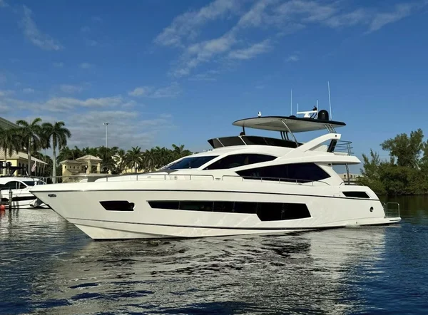 Sunseeker 75 av Master Charter i Seget Donji