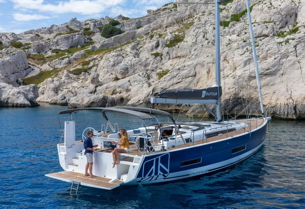 Dufour 530 av Eversails i Athen