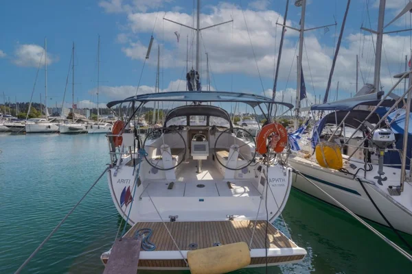 Bavaria 41 Cruiser yritykseltä Lenco Corfu Yachts Charter Korfulla