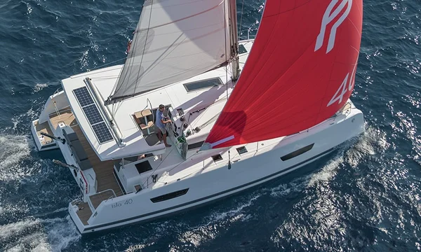 Fountaine Pajot Isla 40 van Dream Yacht Charter in Bolans