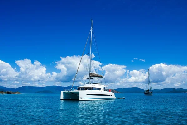 Bali 4.3 par Dream Yacht Charter à Airlie Beach