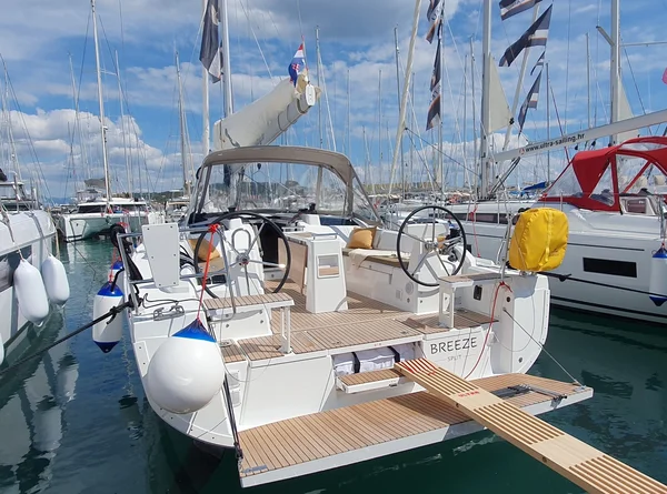 Oceanis 37.1 from Ultra Sailing in Split