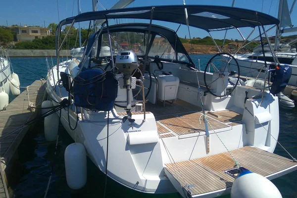 Sun Odyssey 519 par Navigare Yachting à Athènes