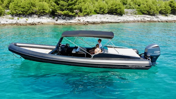 Lolivul 9 från Providenca Charter i Trogir