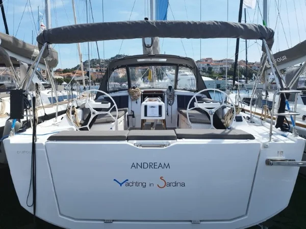 Dufour 430 von Yachting in Sardinia in Portisco