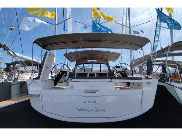 Dufour 530 af Yachting in Sardinia i Portisco