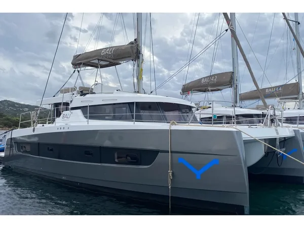 Bali Catspace av Yachting in Sardinia i Portisco