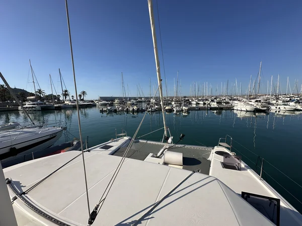 Dufour 48 Catamaran de Marina Yacht Charter en Furnari