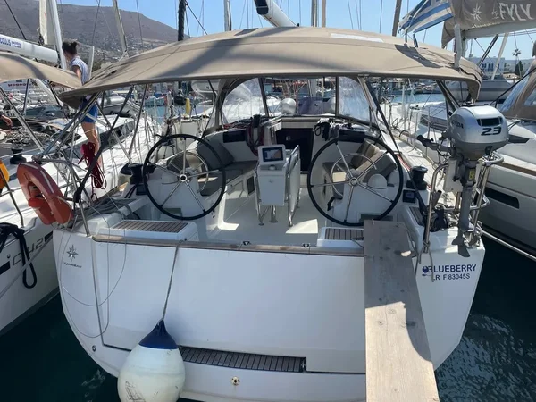 Sun Odyssey 419 from ARCHON Yachting in Paros
