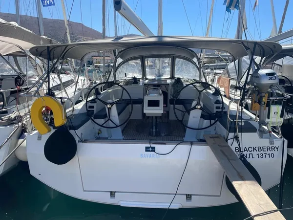 Bavaria 42 Cruiser af ARCHON Yachting i Paros