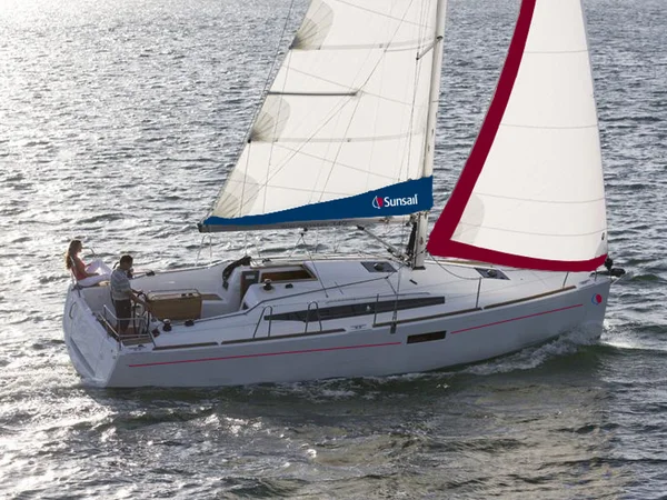 Sun Odyssey 34 yritykseltä Sunsail Marinassa