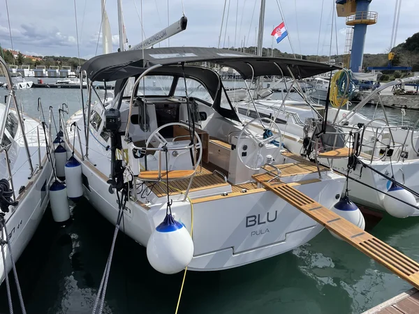 Elan Impression 40.1 da Jadranka Yachting em Pula