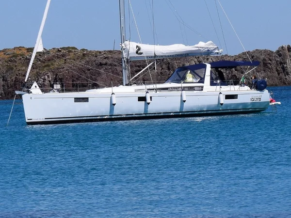 Oceanis 48 da Carloforte Sail Charter em Carloforte