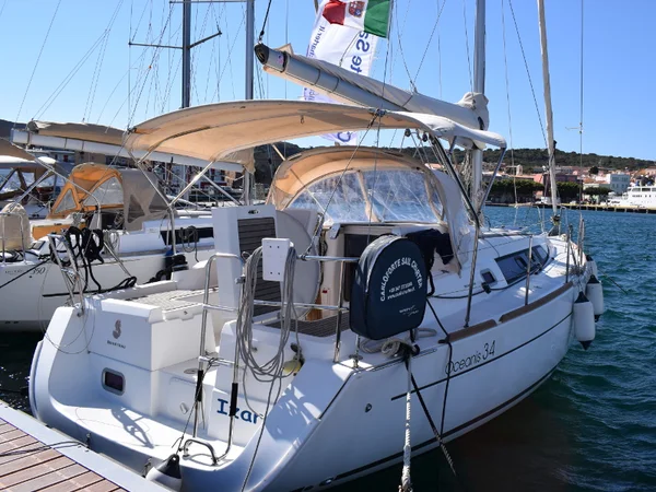 Océanis 34 från Carloforte Sail Charter i Cagliari