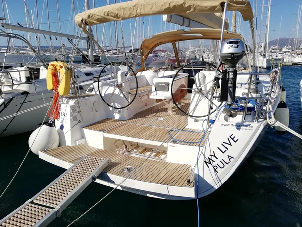 Dufour 450 Grand Large av Trend Travel Yachting i Pula
