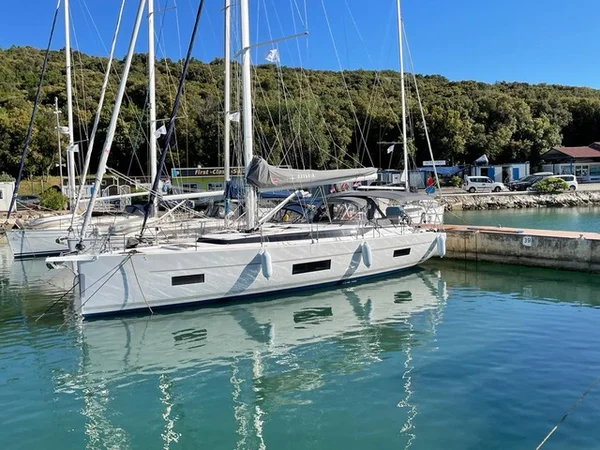 Bavaria C45 Style par Trend Travel Yachting à Pula