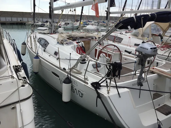 Oceanis 43 av NSS Charter i St. George’s