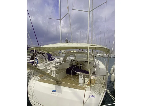 Bavaria 45 Cruiser van Adventure Charter in Sukošan
