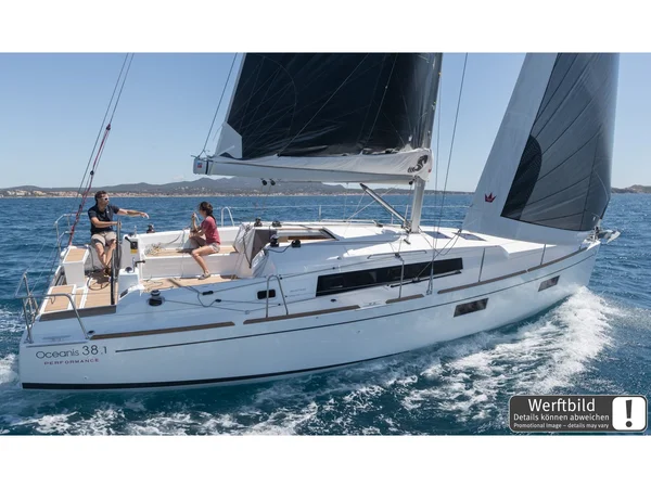 Oceanis 381 van First Class Sailing in Pula