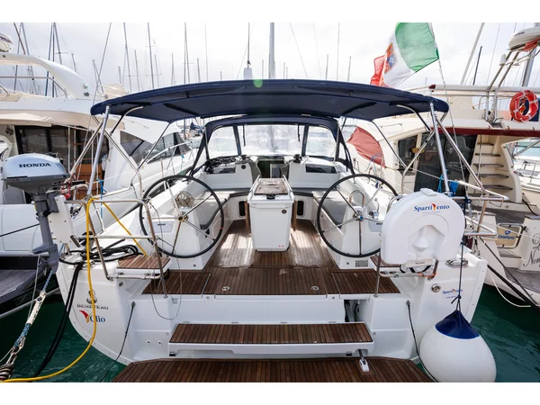 Oceanis 40.1 from Spartivento Yacht Charter in Castiglioncello