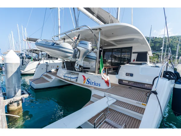 Lagoon 42 par Spartivento Yacht Charter à Castellammare del Golfo