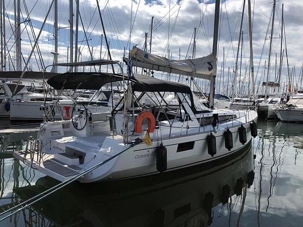 Oceanis 48 af Panouseris Yacht Charters på Korfu