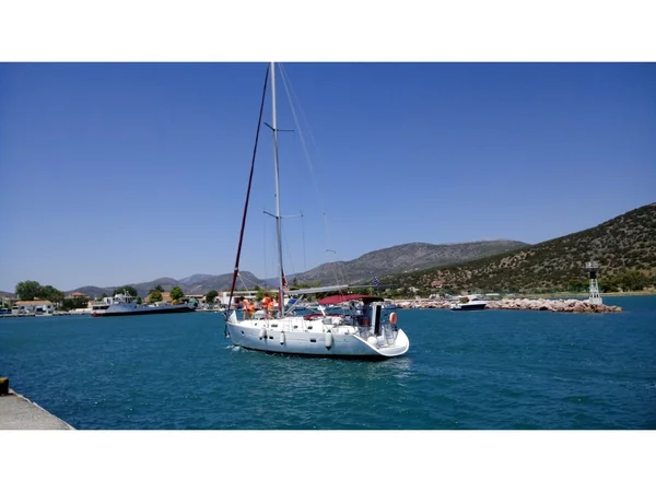 Oceanis 411 yritykseltä Seafarer Sailing Ateenassa