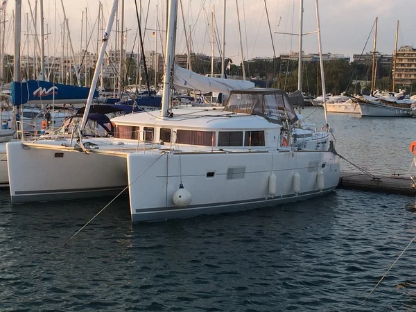 Lagoon 400 da CV Yachts em Lavrion