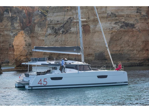 Fountaine Pajot Elba 45 av CV Yachts i Athen