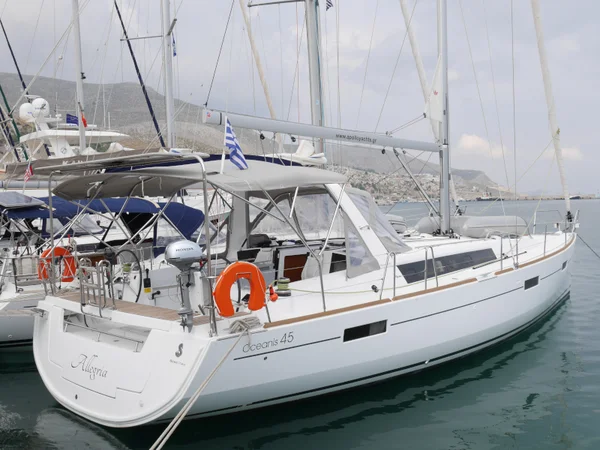 Oceanis 45 van Apollo Yachts op Lefkada