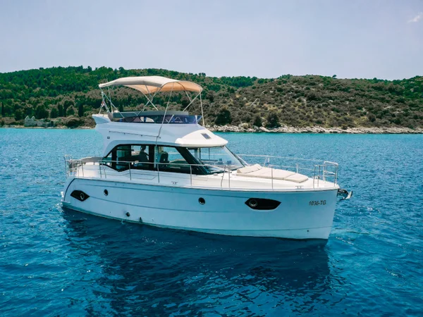 Bavaria E40 van MY SeaTime Yachtcharter in Seget Donji