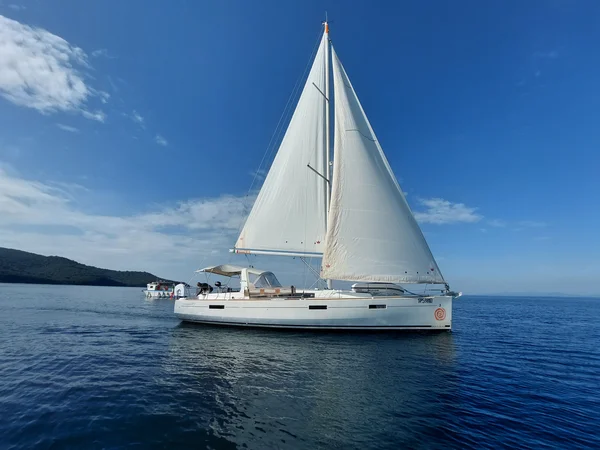 Oceanis 45 von Marina Yacht Charter in Puntone di Scarlino