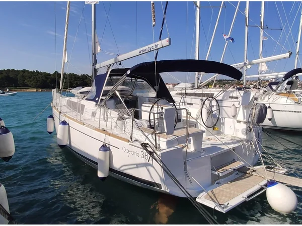 Oceanis 381 da Adriatic Yacht Charter em Medulin