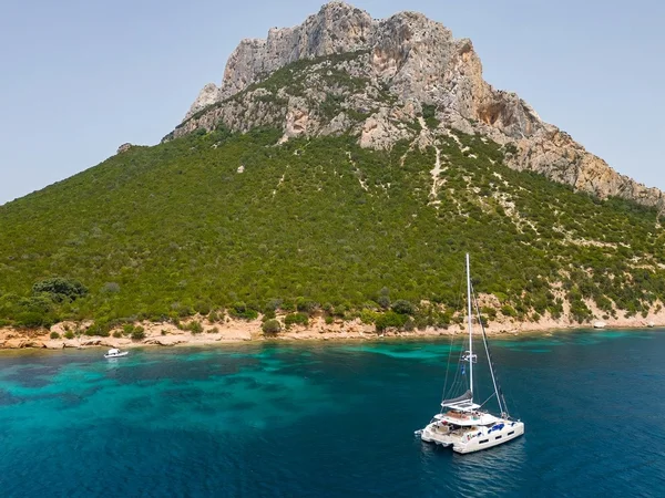 Lagoon 55 par Spartivento Yacht Charter à Olbia