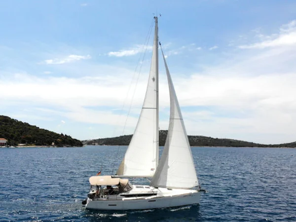 Sun Odyssey 389 da First Class Sailing em Rogoznica