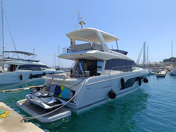 Prestige 590 from Euromarine charter in Split