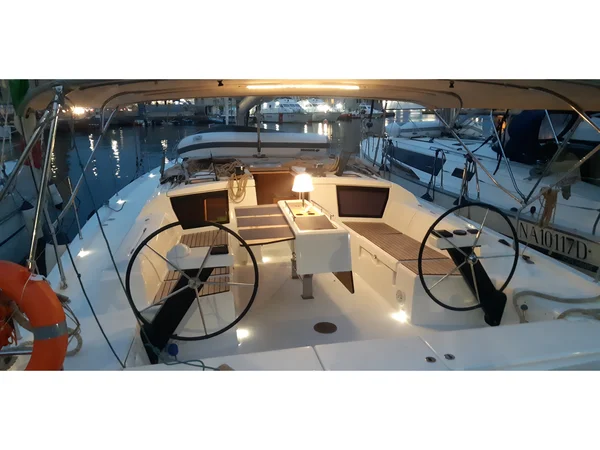 Dufour 430 av Skippertech i Napoli