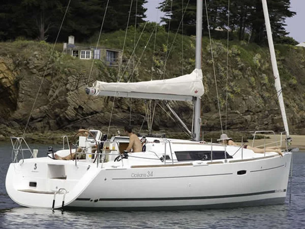 Océanis 34 from New Yacht Sailing in Nea Peramos